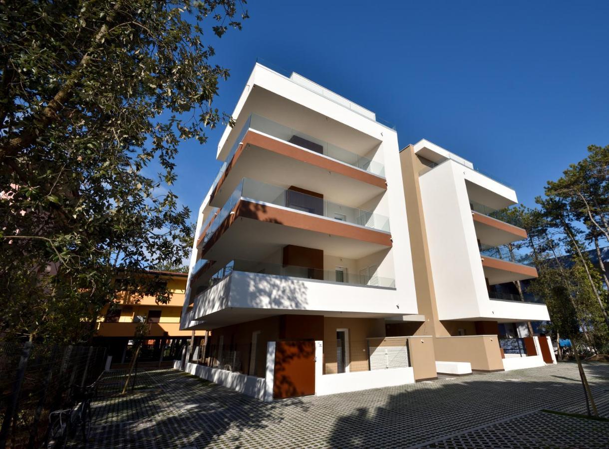 Iris Suite Bibione Exterior foto