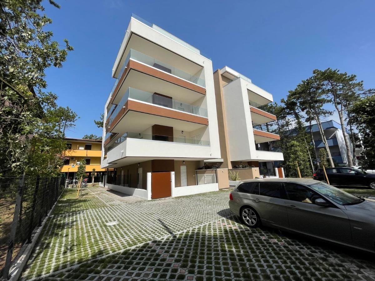 Iris Suite Bibione Exterior foto